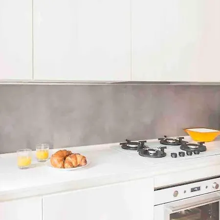 Luxury 2 Bdrm Apartment, 15min From Duomo Μιλάνο