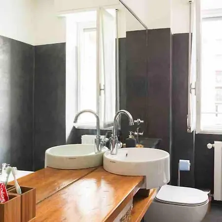 Luxury 2 Bdrm Apartment, 15min From Duomo Διαμέρισμα *